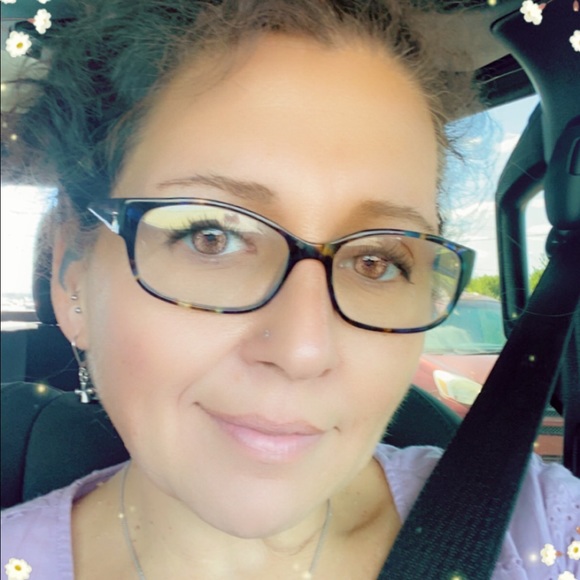 Meet your Posher, Cheryl - Picture 2 of 6